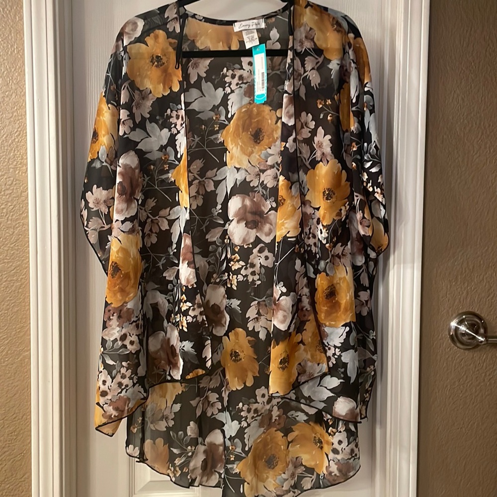 NWT floral kimono L
